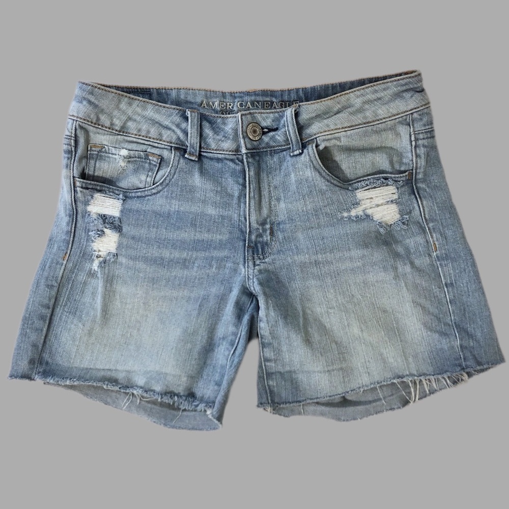 American Eagle Blue Light Wash Distressed Midi Shorts 6